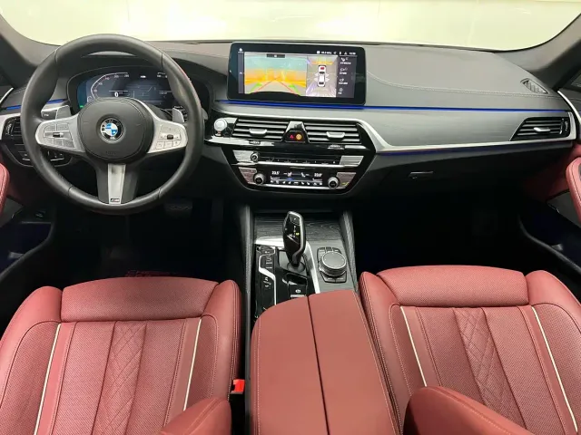 BMW 5 Series — Фото автомобиля 11