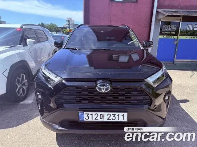 Фотография автомобиля — Toyota RAV4 Generation 5