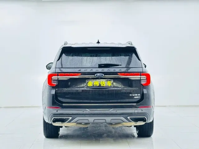 Ford Explorer — Фото автомобиля 7