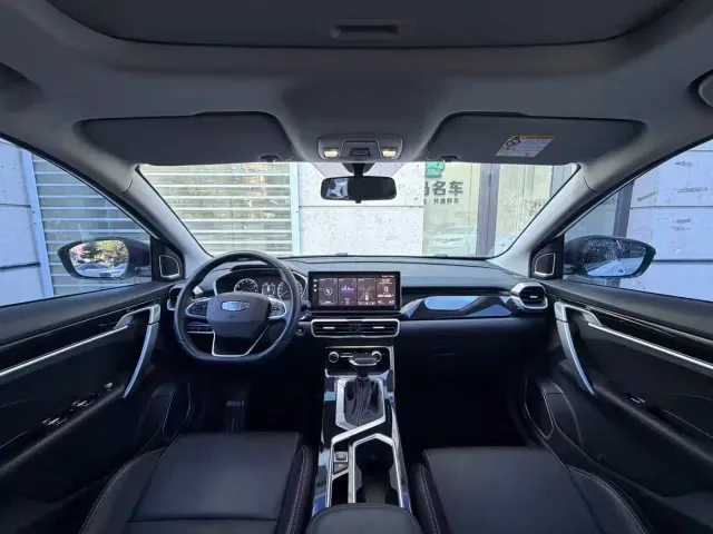 Geely Binyue — Фото автомобиля 11