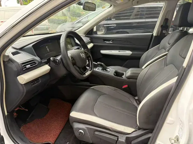 Dongfeng Fengshen E70 — Фото автомобиля 5