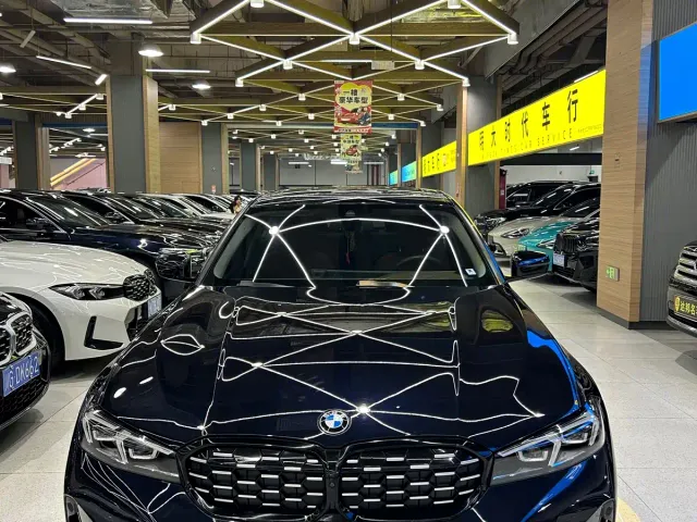 Фотография автомобиля — BMW 3 Series