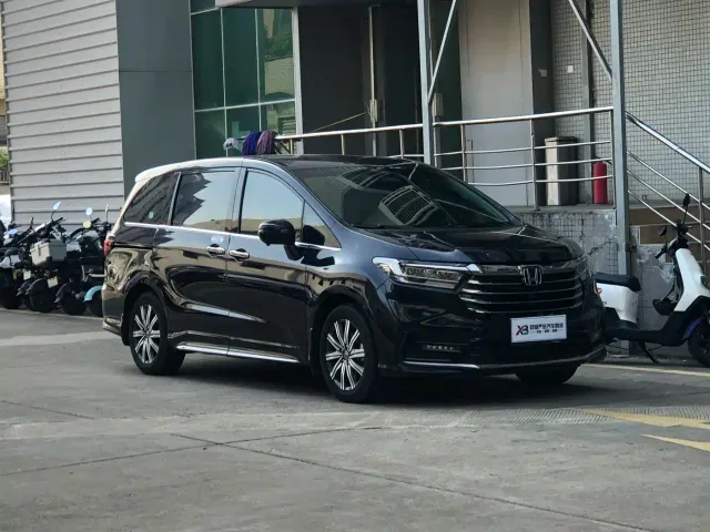 Honda Odyssey — Фото автомобиля 3