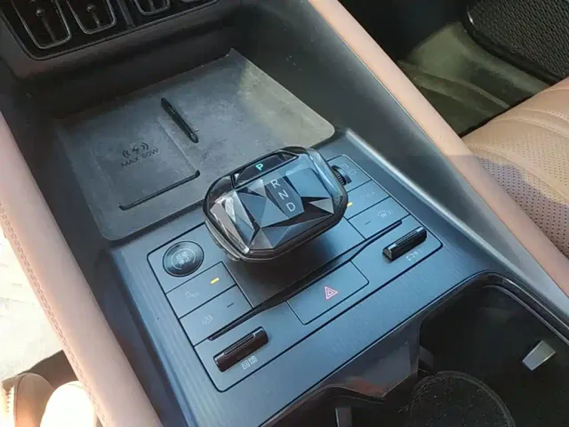 BYD Song L EV — Фото автомобиля 13