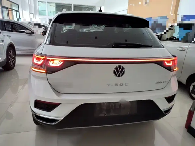 Volkswagen T-Roc — Фото автомобиля 5