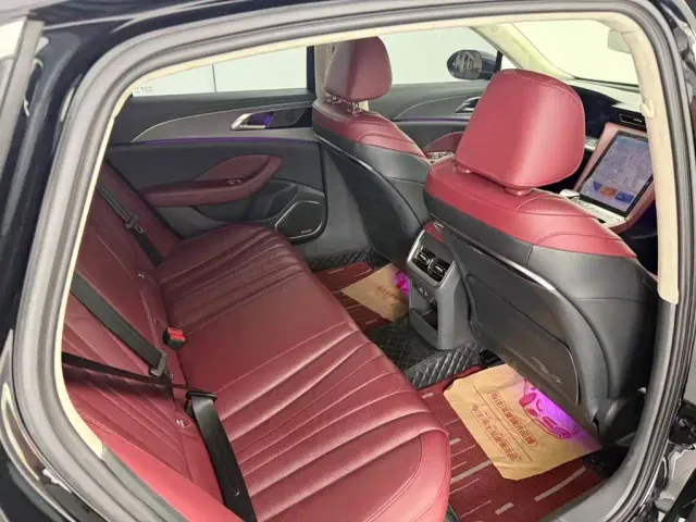 Hongqi H5 — Фото автомобиля 6