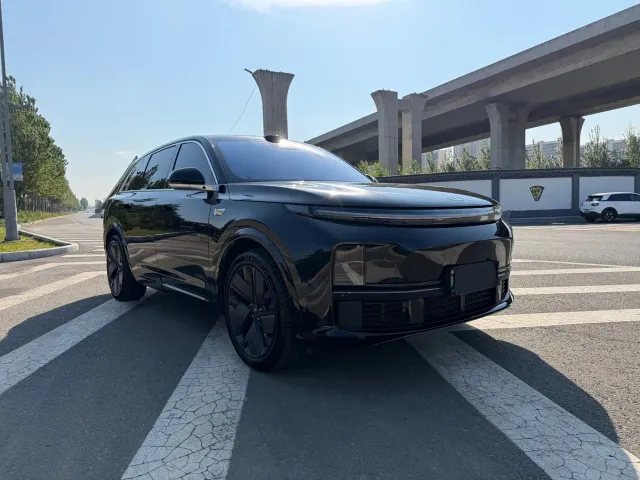 Li Auto L7 — Фото автомобиля 3