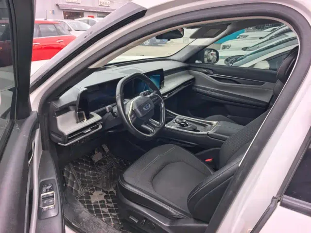 Ford Edge — Фото автомобиля 8