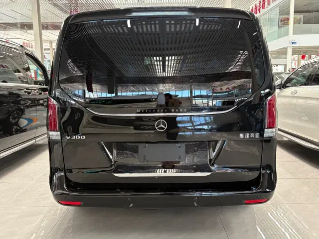 Mercedes-Benz V-Class — Фото автомобиля 13