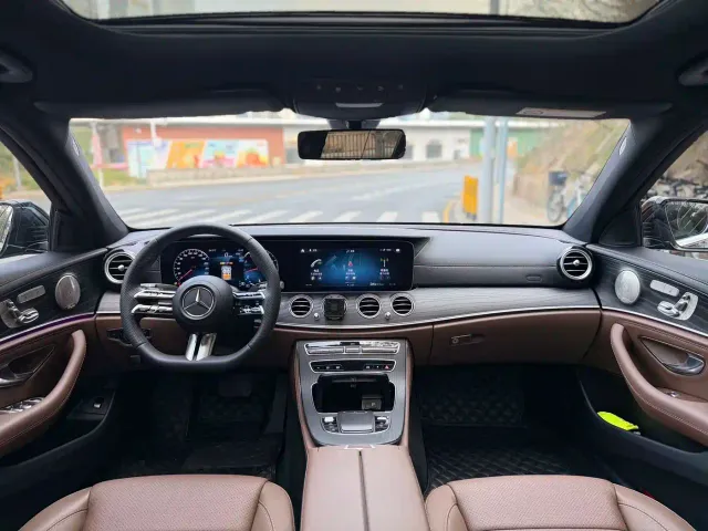 Mercedes-Benz E-Class — Фото автомобиля 9