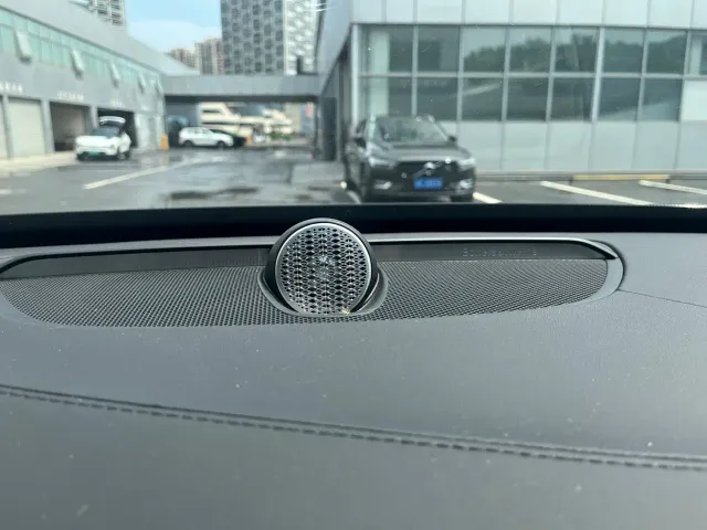 Volvo XC90 — Фото автомобиля 13
