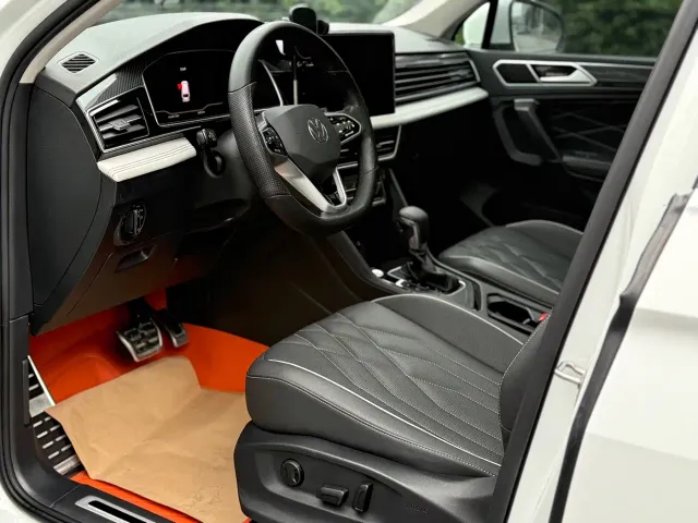 Volkswagen Tiguan L — Фото автомобиля 5