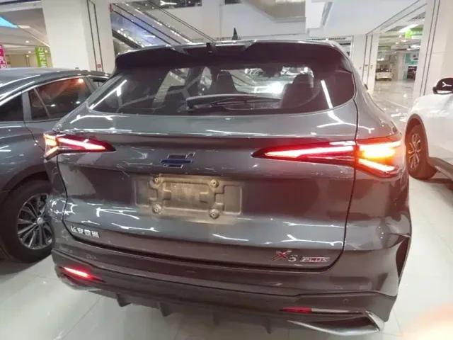Changan X5 Plus — Фото автомобиля 5
