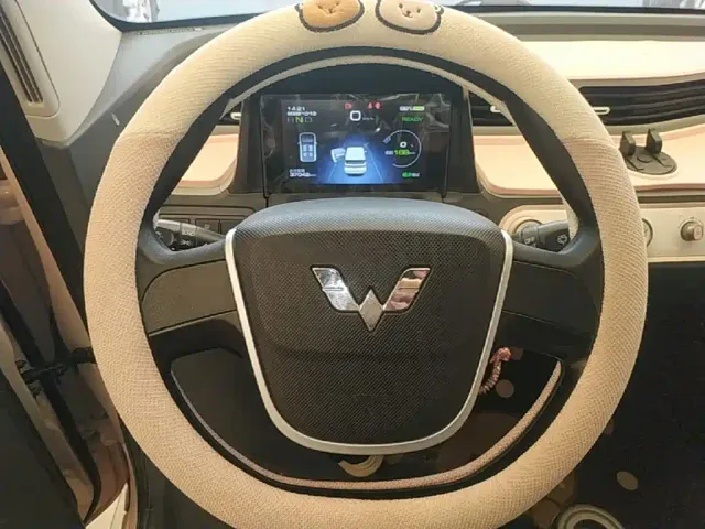 Wuling Hongguang Mini EV — Фото автомобиля 10