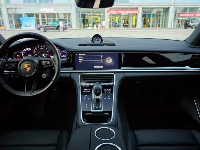 Porsche Panamera — Фото автомобиля 12