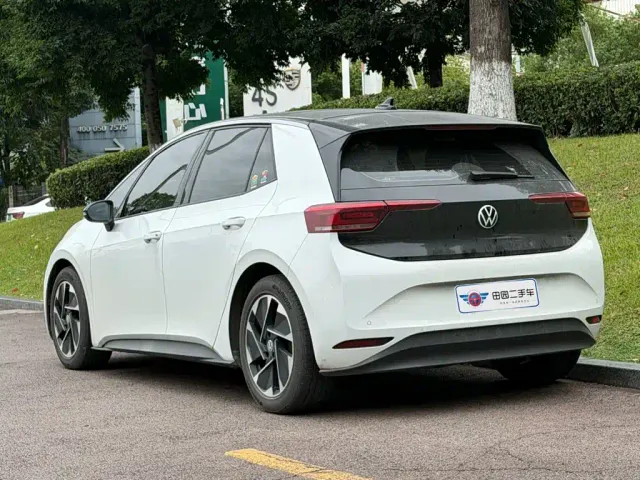 Volkswagen ID.3 — Фото автомобиля 4