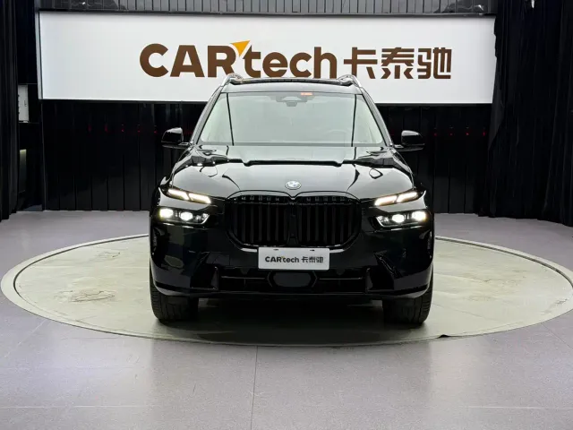 BMW X7 — Фото автомобиля 3