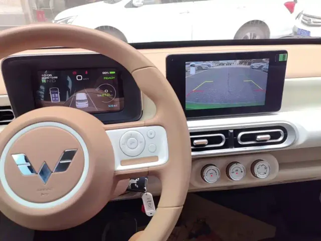 Wuling Hongguang Mini EV — Фото автомобиля 12