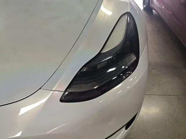 Tesla Model Y — Фото автомобиля 23