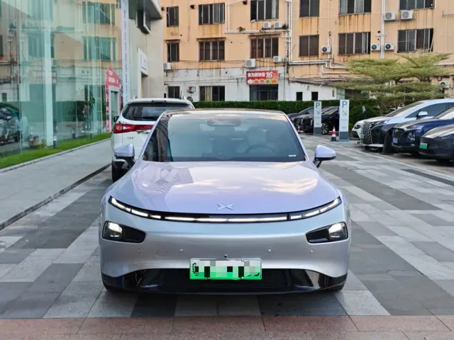 Xpeng P7 — Фото автомобиля 2
