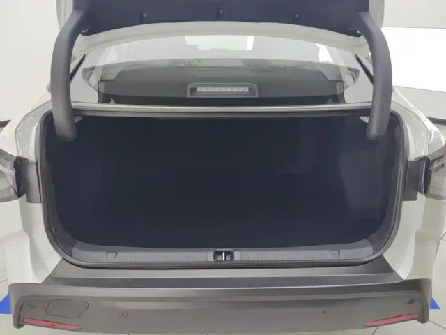 Toyota bZ3 — Фото автомобиля 4