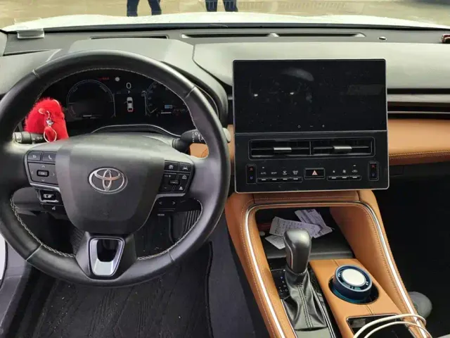 Toyota Avalon — Фото автомобиля 12