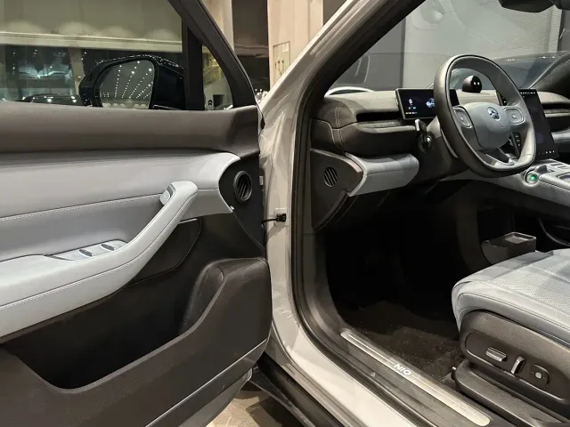 Nio EC6 — Фото автомобиля 9