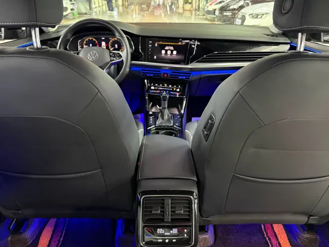 Volkswagen Passat — Фото автомобиля 17