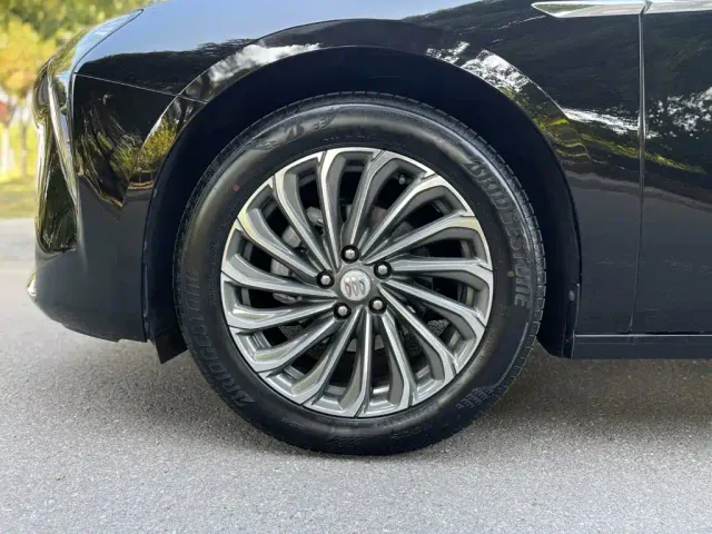 Buick LaCrosse — Фото автомобиля 10