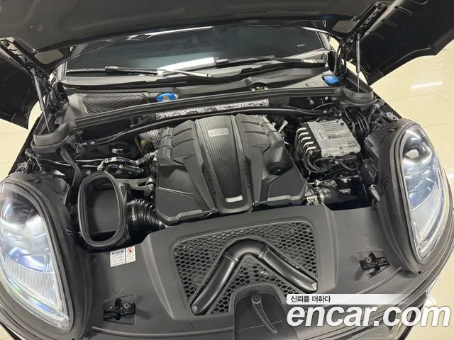 Porsche Macan — Фото автомобиля 5