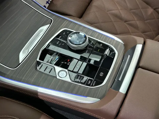 BMW X7 — Фото автомобиля 15