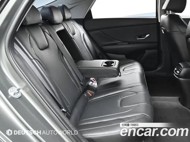 Hyundai AVANTE Avante (CN7) — Фото автомобиля 12