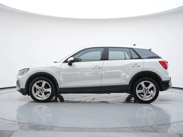 Audi Q2L — Фото автомобиля 5