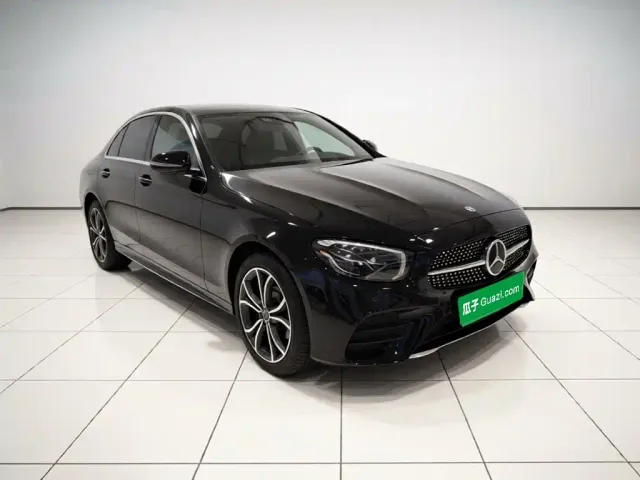 Mercedes-Benz E-Class — Фото автомобиля 23