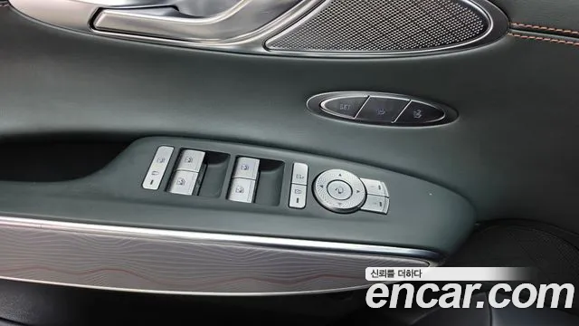 Genesis GV70 — Фото автомобиля 28