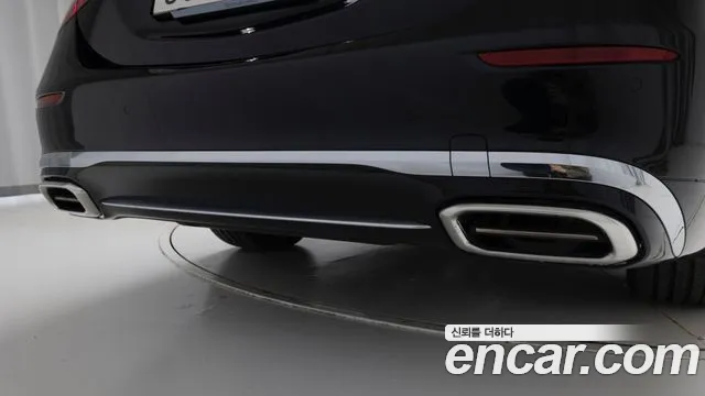 Mercedes-Benz S-Class — Фото автомобиля 19