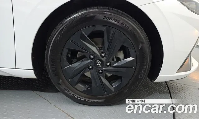 Hyundai Avante — Фото автомобиля 5