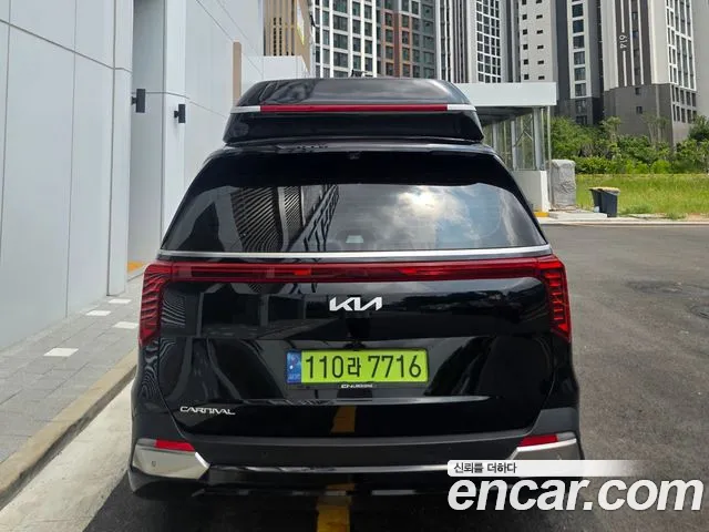 Kia Carnival Generation 4 — Фото автомобиля 4