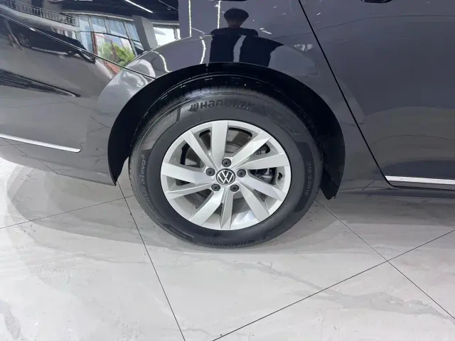 Volkswagen Passat — Фото автомобиля 19