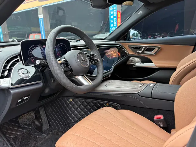 Mercedes-Benz E-Class — Фото автомобиля 4
