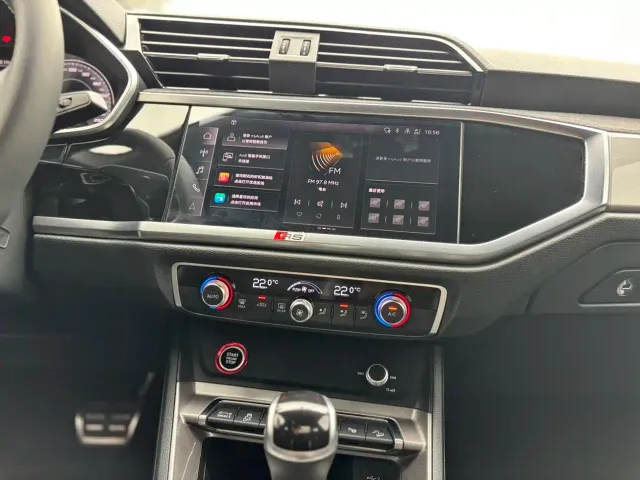 Audi Q3 — Фото автомобиля 14