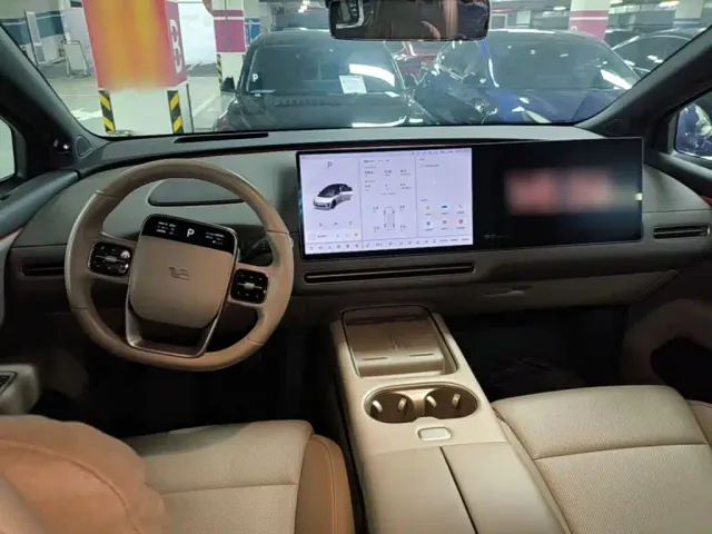 Li Auto i6 — Фото автомобиля 9