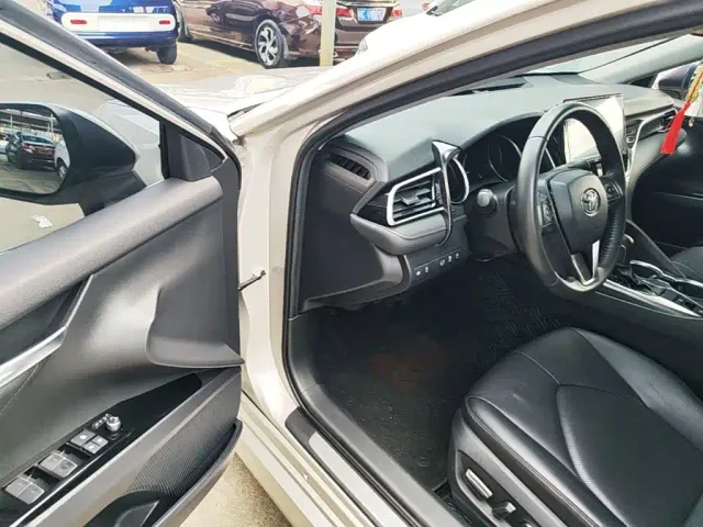 Toyota Camry — Фото автомобиля 15