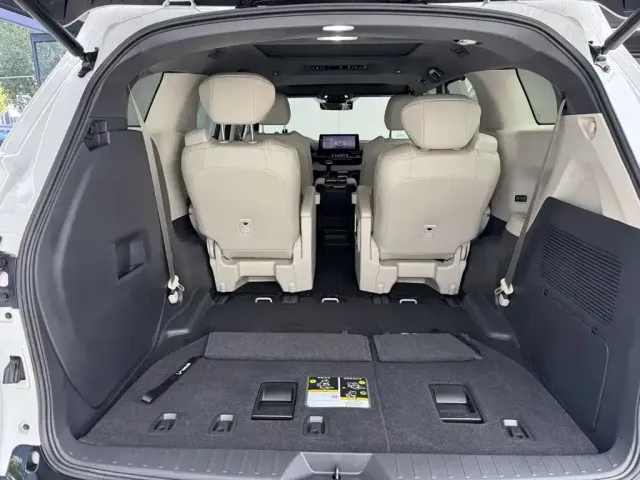 Toyota Granvia — Фото автомобиля 2