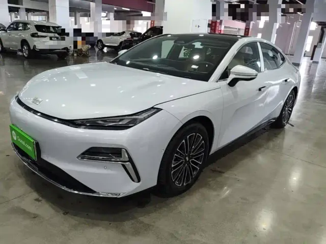 Фотография автомобиля — Geely Galaxy Xingyao 8
