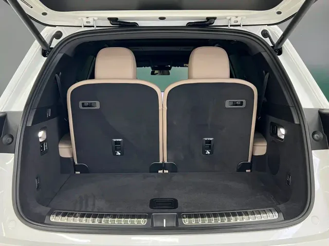 Li Auto L8 — Фото автомобиля 17