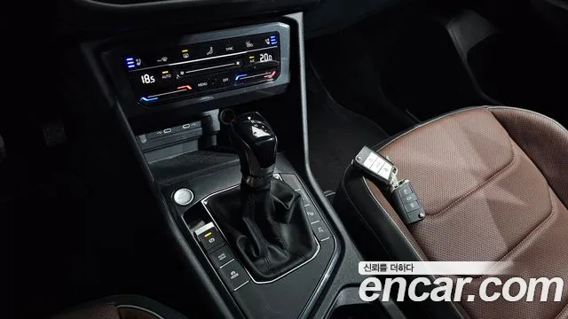 Volkswagen Tiguan — Фото автомобиля 12