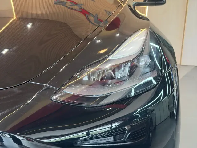Tesla Model Y — Фото автомобиля 15