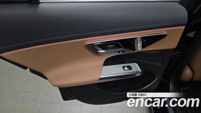 Mercedes-Benz E-Class — Фото автомобиля 21