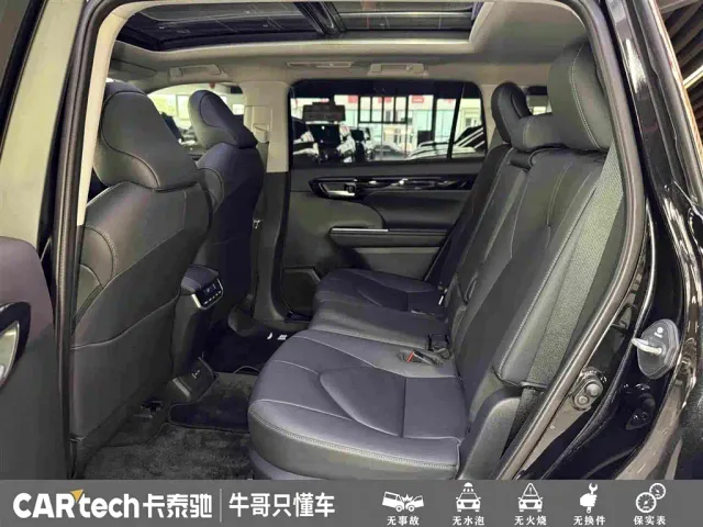 Toyota Highlander — Фото автомобиля 24